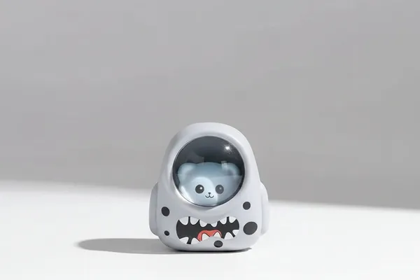 Cute_Astro_Cat_Light_Up_Backpack_Keychain_Limited_Edition_Grey_Pack_Of_1