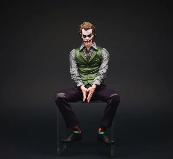 Joker_The_Dark_Knight_Sitting_Action_Figure_23cm_Default_Title