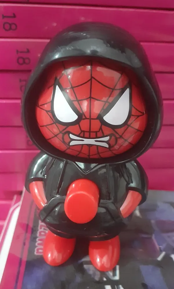 Spider_Man_Mood_Swings_Face_Changing_Keychain_Pack_Of_3_Limited_Edition_Black