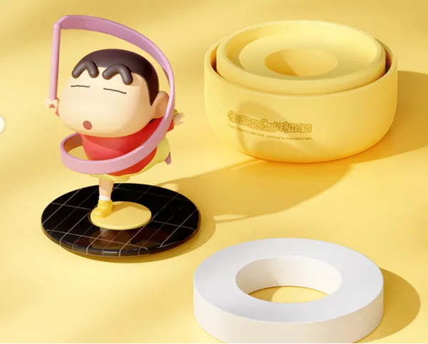 Shinchan_Powered_Rotating_Car_Aroma_Diffuser_With_Aromas_Solar_Energy_Ornament_Toy_Default_Title
