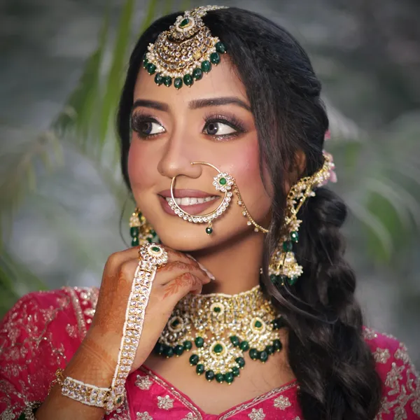 4d_Glitter_Eco_Friendly_Packaging_Best_Face_And_Body_Glitter_White_Silver_03