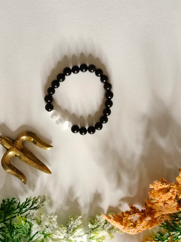 Black_Crystal_Bracelet_For_Unisex