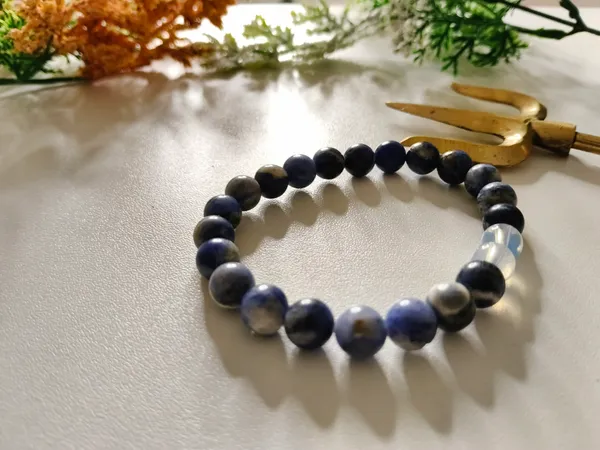Blue_Crystal_Bracelet_For_Unisex