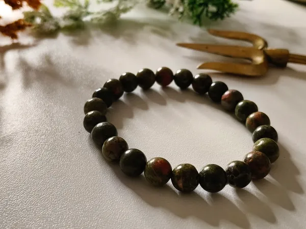 Green_Crystal_Bracelet_For_Unisex