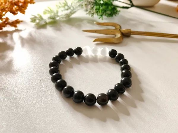 Black_Crystal_Bracelet_For_Unisex