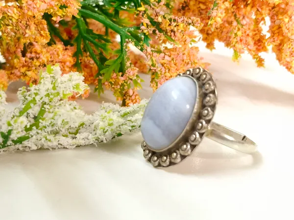 Blue_Lace_Agate_Crystal_Oval_Statement_Ring_For_Women