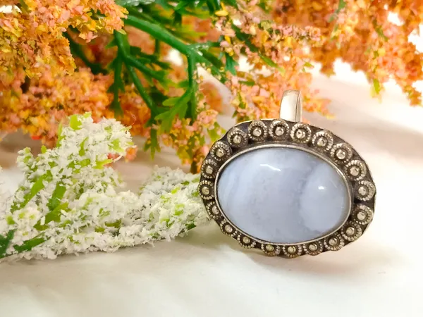 Blue_Lace_Agate_Crystal_Oval_Statement_Ring_For_Women