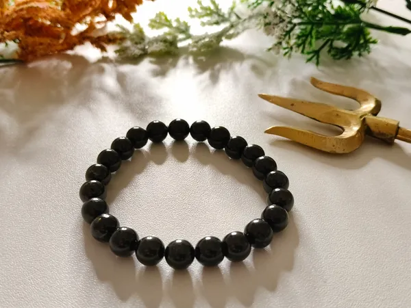 Black_Crystal_Bracelet_For_Unisex