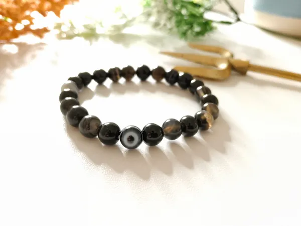 Black_Crystal_Bracelet_For_Unisex