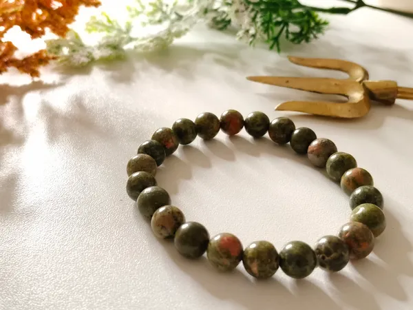 Green_Crystal_Bracelet_For_Unisex