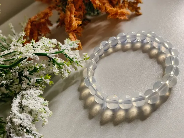 White_Crystal_Bracelet_For_Unisex