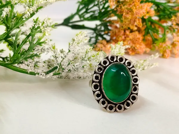 Green_Onyx_Crystal_Oval_Statement_Ring_For_Women