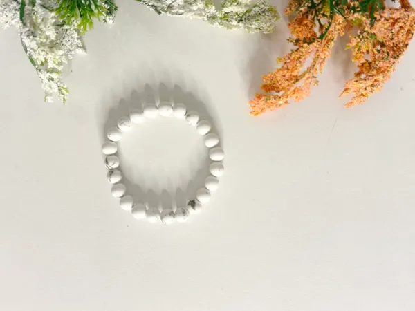 White_Howlite_Crystal_Marbled_Beaded_Bracelet_For_Unisex