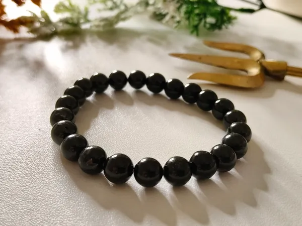 Black_Crystal_Bracelet_For_Unisex