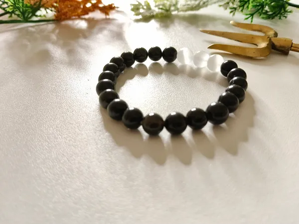Black_Crystal_Beaded_Bracelet_For_Unisex