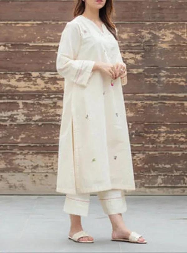 Off_White_Embroidered_Cotton_Kurta_And_Pant_Set