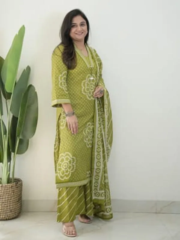 Jaipur_Libas_Srisha_Green_Bandhani_Print_Cotton_Suit_Set_With_Leheriya_Dupa_More