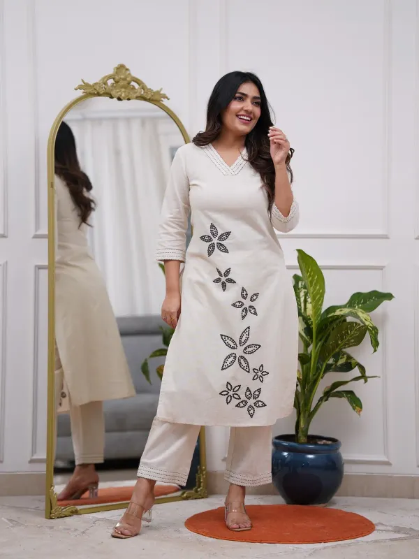 Jaipur_Libas_Women_S_Beige_Kurti_Pyjama_Set_With_Black_Floral_Embroidery