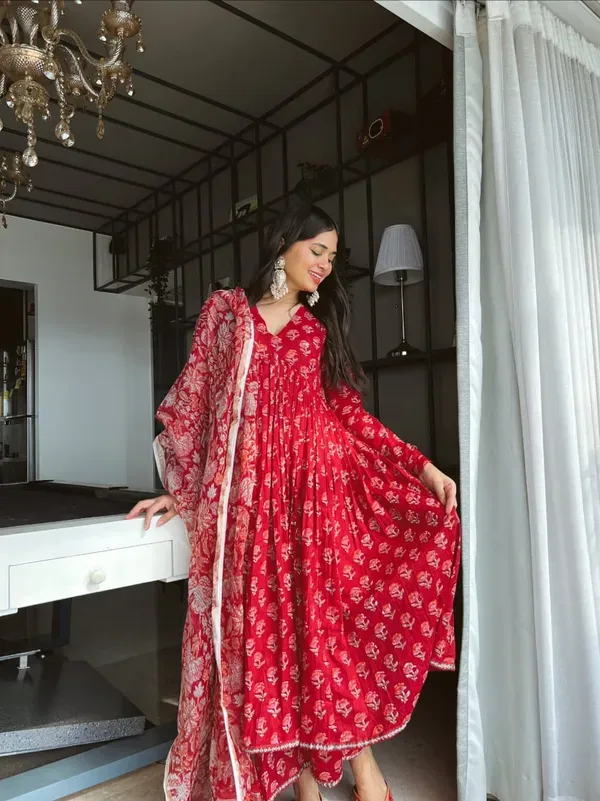 Jaipur_Libas_Red_White_Floral_Print_Cotton_Anarkali_Kurta_Set_With_Dupatt_More