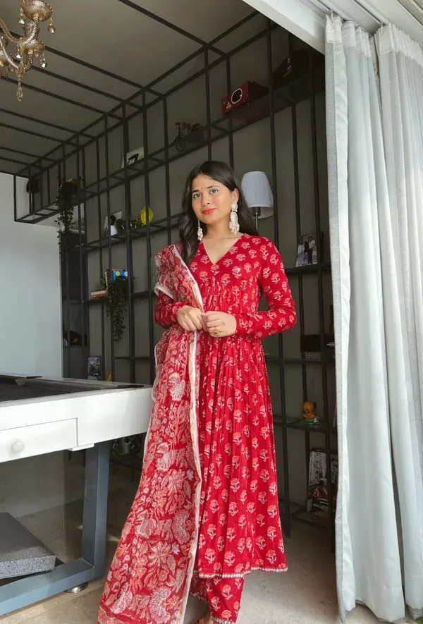 Jaipur_Libas_Red_White_Floral_Print_Cotton_Anarkali_Kurta_Set_With_Dupatt_More