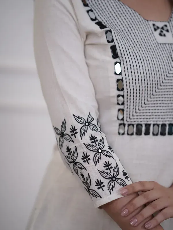 Off_White_Embroidered_Cotton_Kurta_And_Pant_Set