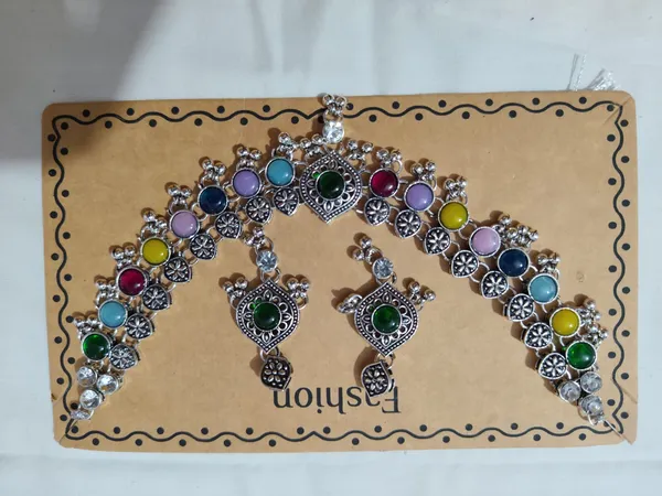 Multicolour_Oxidized_Silver_Metal_Floral_Stone_Necklace_Earring_Set_For_Women