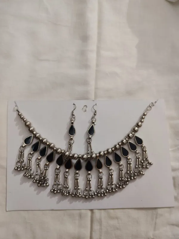 Silver_Black_Metal_Oxidized_Necklace_And_Earring_Set_For_Women