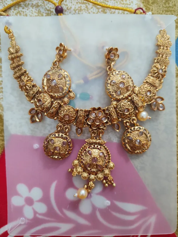 Gold_Tone_Embellished_Necklace_Set_for_Women
