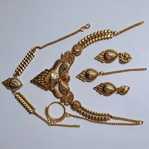 Gold_Tone_Metal_Traditional_Necklace_And_Earring_Set_For_Women