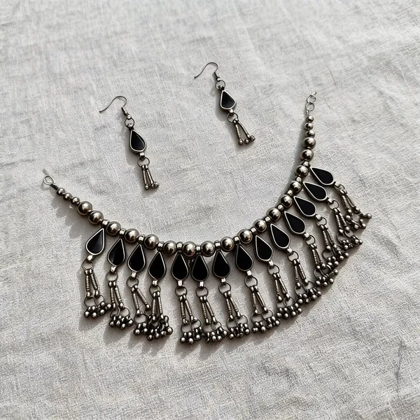 Silver_Black_Metal_Oxidized_Necklace_And_Earring_Set_For_Women