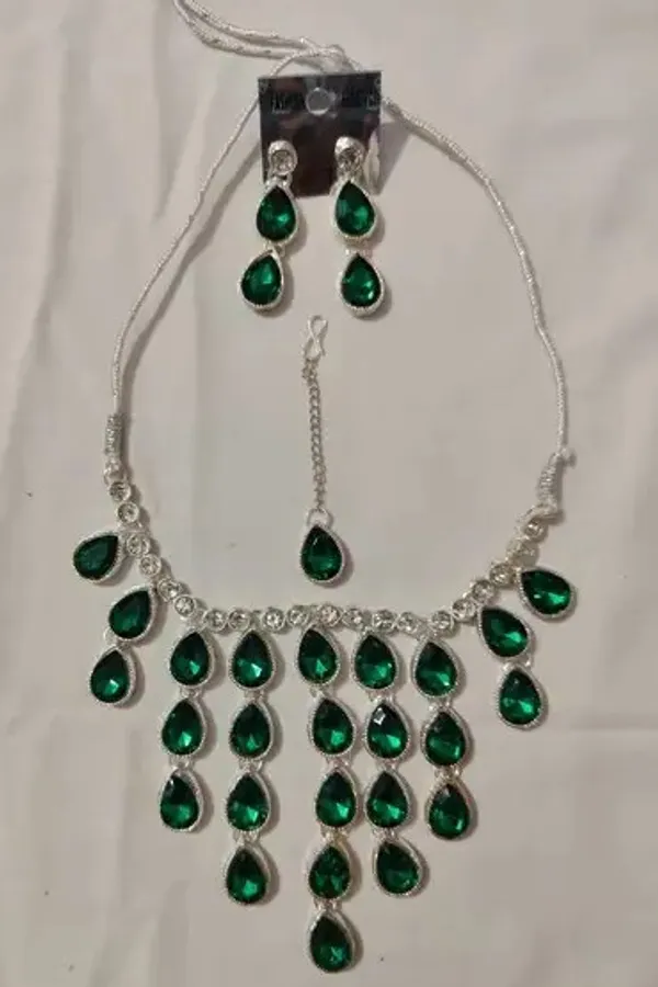 Silver_Green_Metal_Teardrop_Stone_Necklace_Earring_Set_For_Women