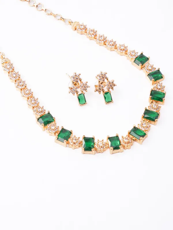 Emerald_Green_Crystal_Floral_Link_Necklace_Set_|_High-Quality_Long-Lasting_Jewellery