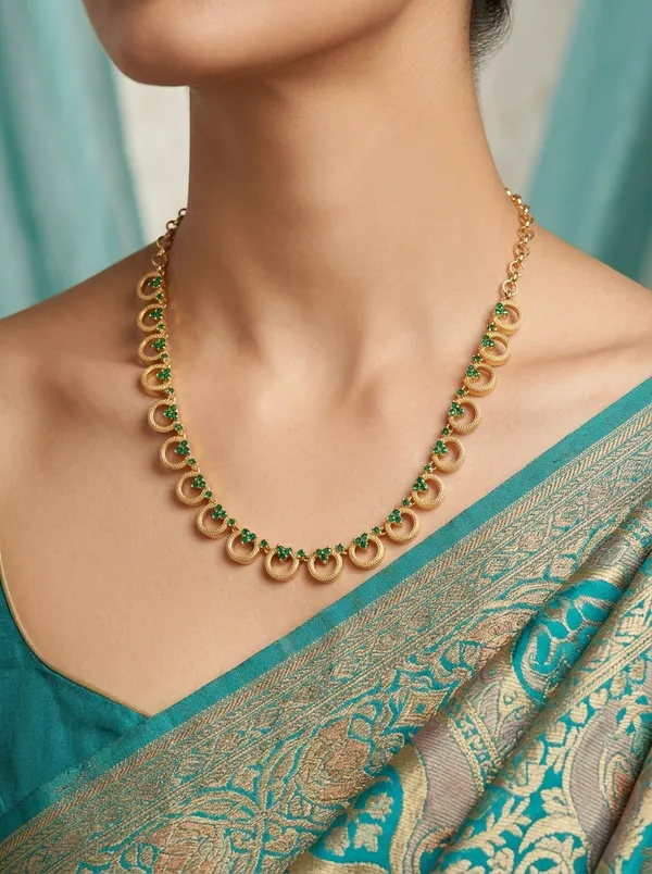 Vosgi_Green_Stone_Ring_Link_Gold_Necklace_Design