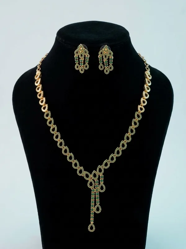 Emerald_Green_Teardrop_Bloom_Statement_Necklace_Set_|_High-Quality_Long-Lasting_Jewellery