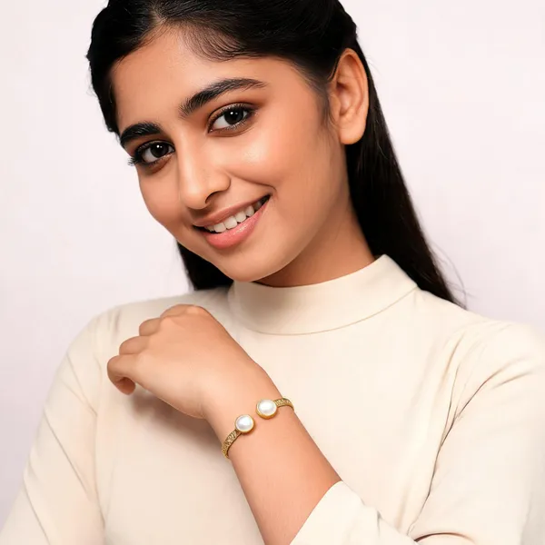 Thulasi_Bloom_Bracelet_White