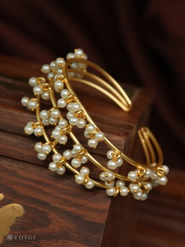 Parijatham_Veli_Bracelet_-_White