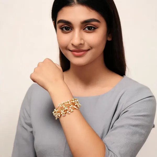 Parijatham_Veli_Bracelet_White