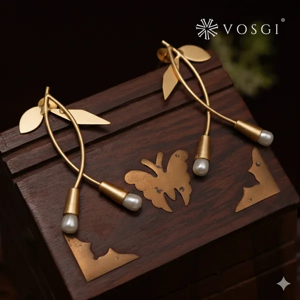 Thamarai_Nakashi_Earrings_-_Gold