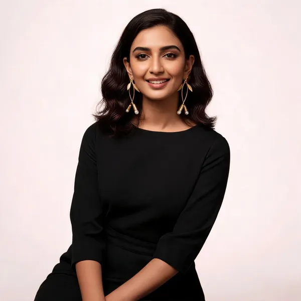 Thamarai_Nakashi_Earrings_Gold