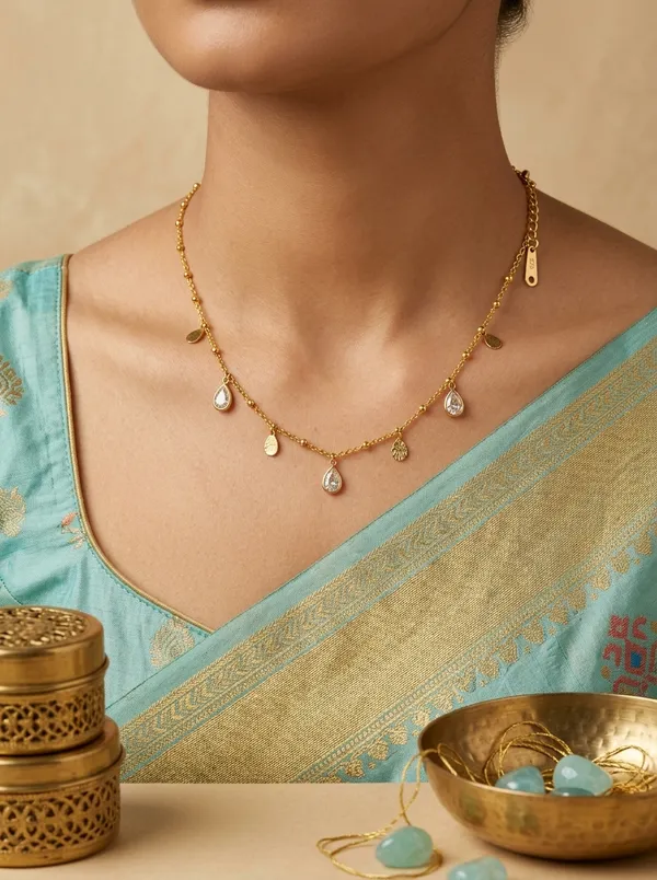 Selene_Drop_Pendant_Necklace_Gold-Plated