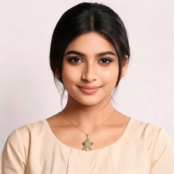 Kemp_Hamsa_Chain_Necklace_Green