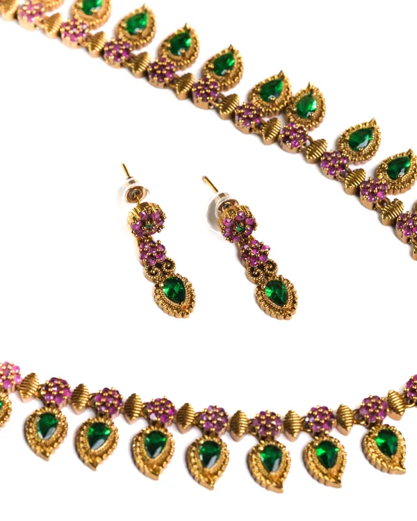 Mayil_Bloom_Necklace_-_Pink_&_Green