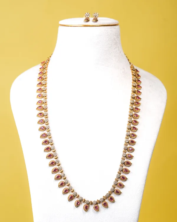 Mayil_Bloom_Necklace_-_Pink_&_White