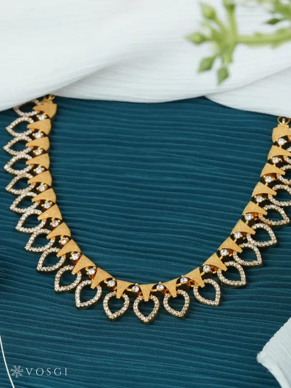 Lotus_Veli_Necklace_-_White