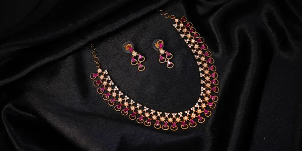 Kolu_Necklace_-_Pink