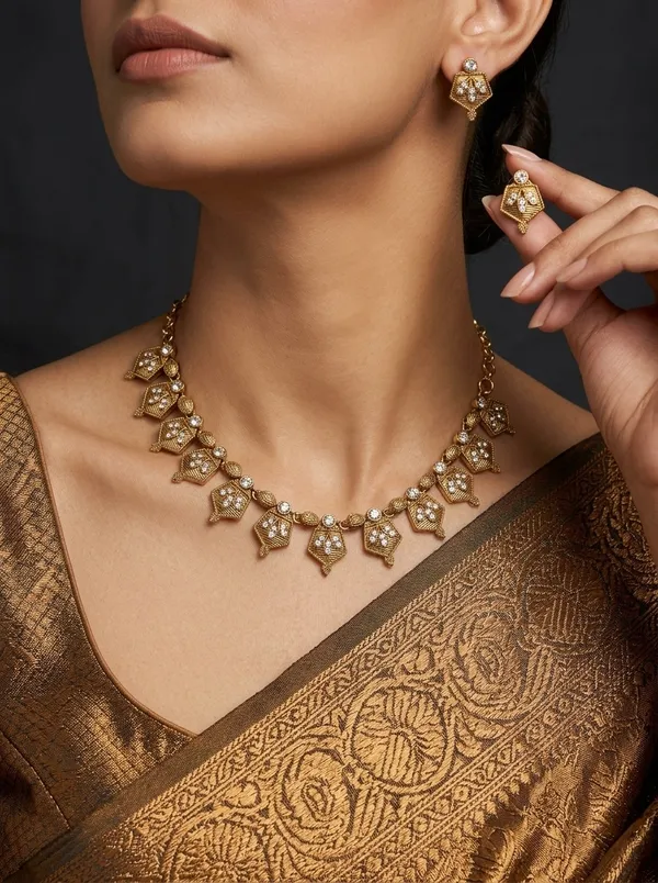 Vilakku_Necklace_Set_-_White