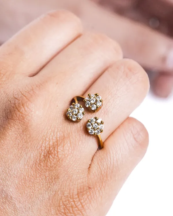 Yali_Ring_-_White