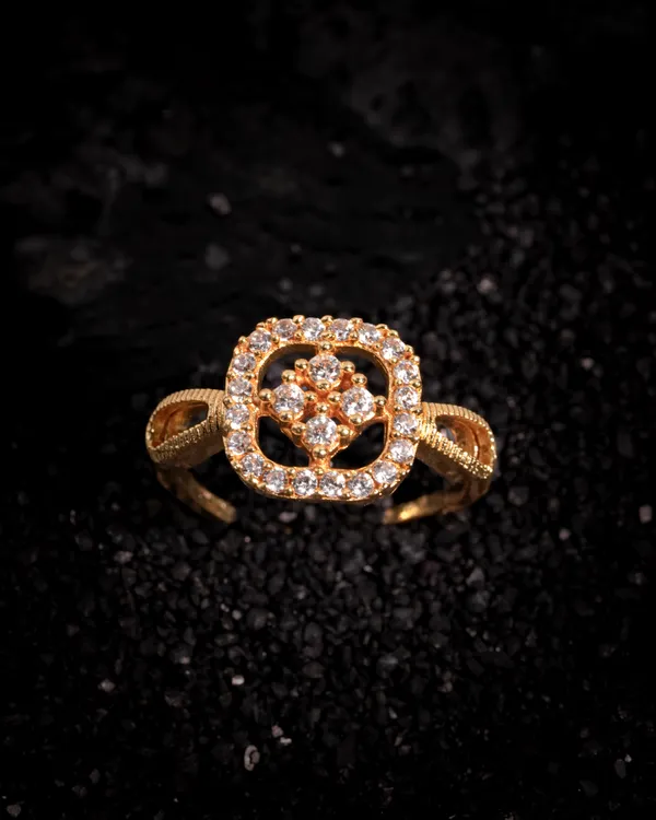 Kolam_Veli_Ring_-_White