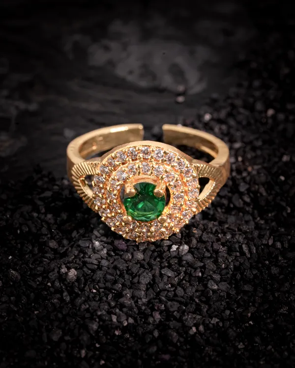 Temple_Vilakku_Ring_-_Green