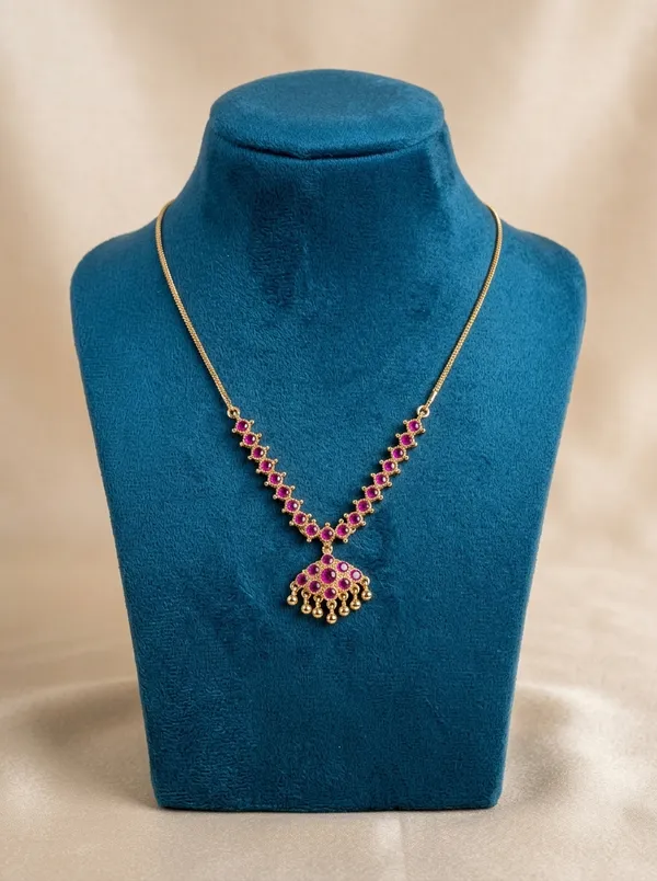 Vosgi_Red_Ruby_Kemp_Stone_South_Indian_Gold_V-Necklace